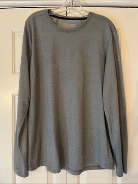 Men's Under Armour Men's long sleeve fitted HeatGear tee shirt.
